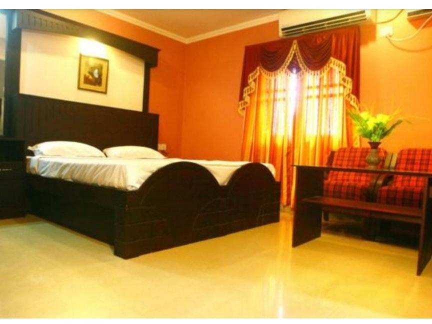 Hotel Priya Chengannur Luaran gambar