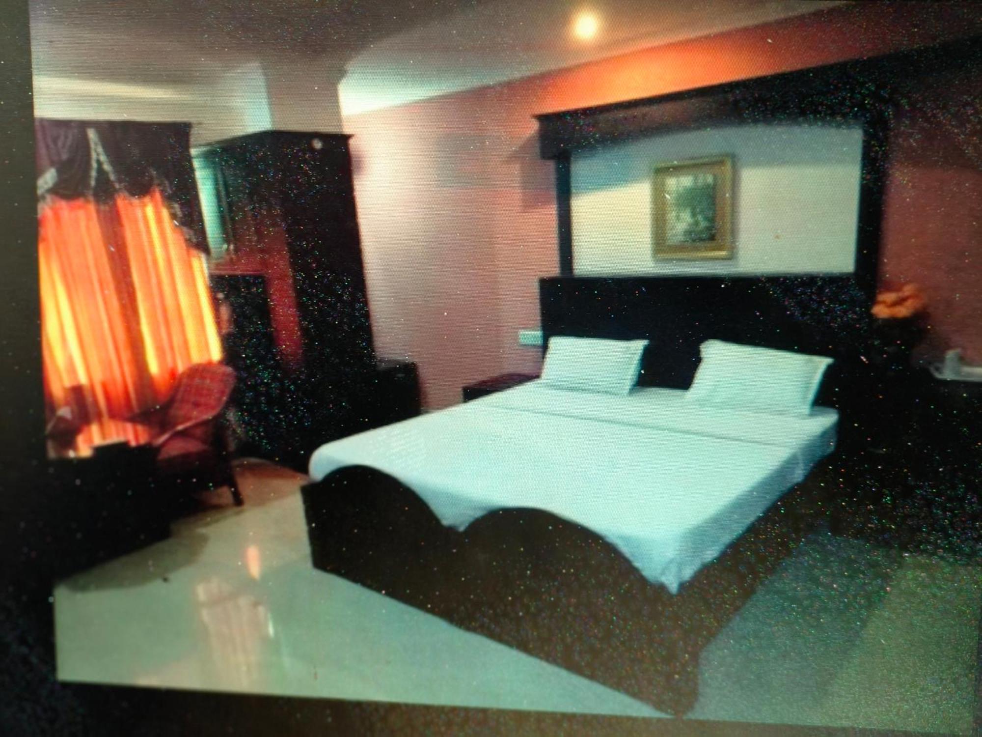 Hotel Priya Chengannur Luaran gambar